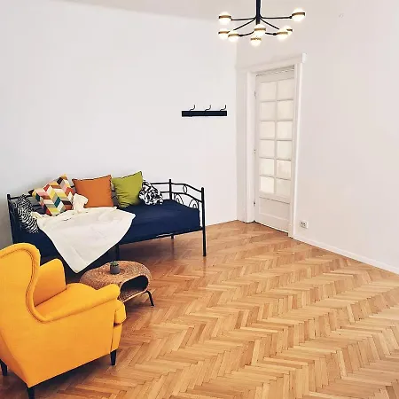 City Brake In The Heart Of Victoria Square Apartment