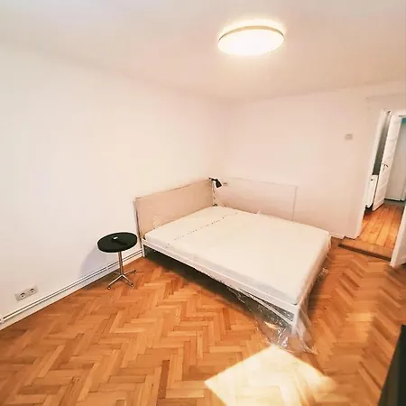 City Brake In The Heart Of Victoria Square Apartamento