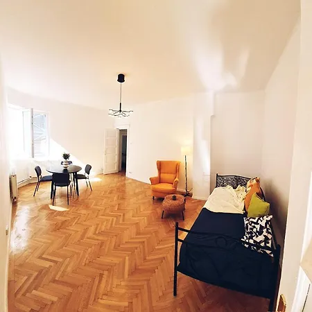 Apartment City Brake In The Heart Of Victoria Square