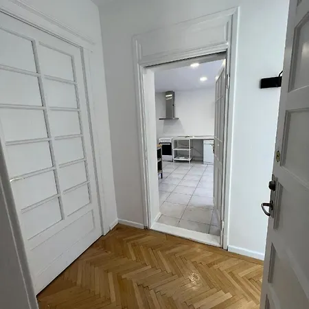 Apartment City Brake In The Heart Of Victoria Square *